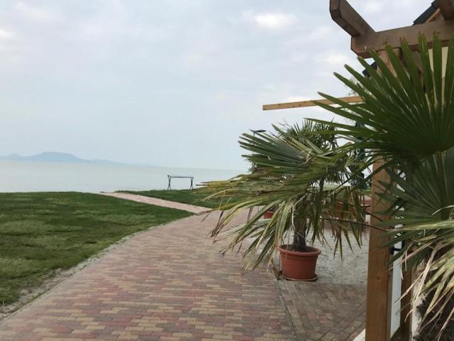Вилла Nyaralo Balatonmariafuerdo Экстерьер фото